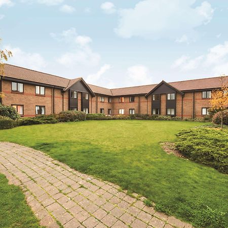 Ramada By Wyndham Cambridge Hotel Fen Drayton Eksteriør billede