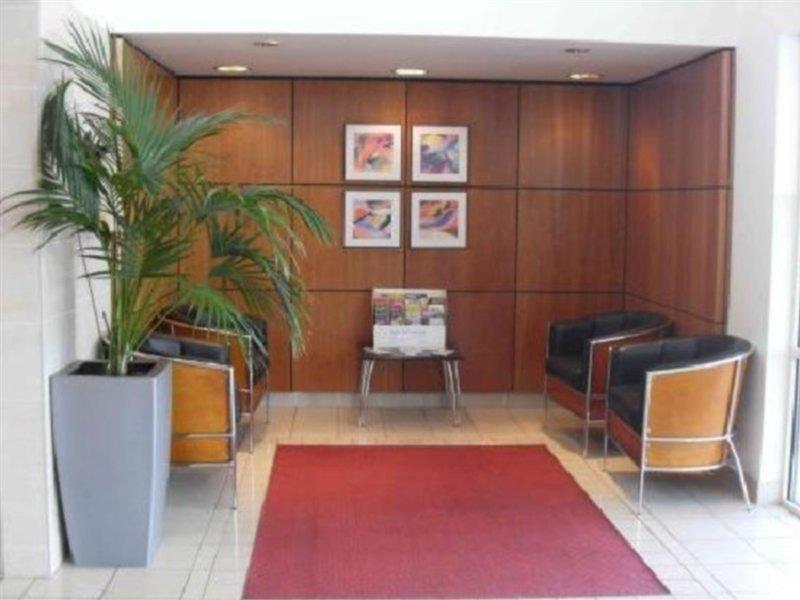 Ramada By Wyndham Cambridge Hotel Fen Drayton Eksteriør billede