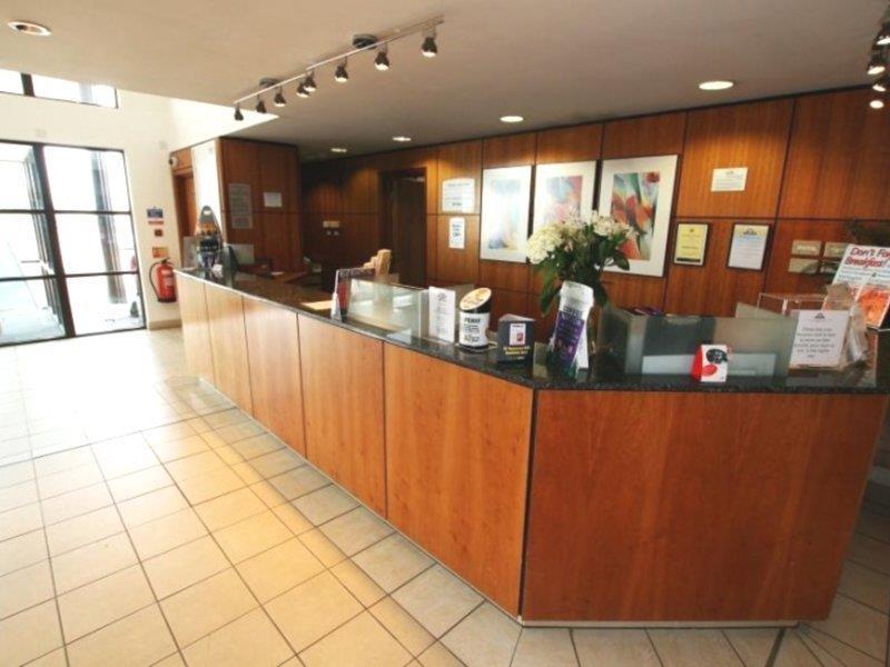 Ramada By Wyndham Cambridge Hotel Fen Drayton Eksteriør billede